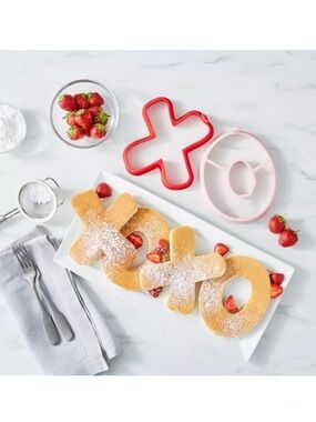 NEW! “XO” Pancake & Egg Molds, Sur La Table, Brand New in Box, FABULOUS